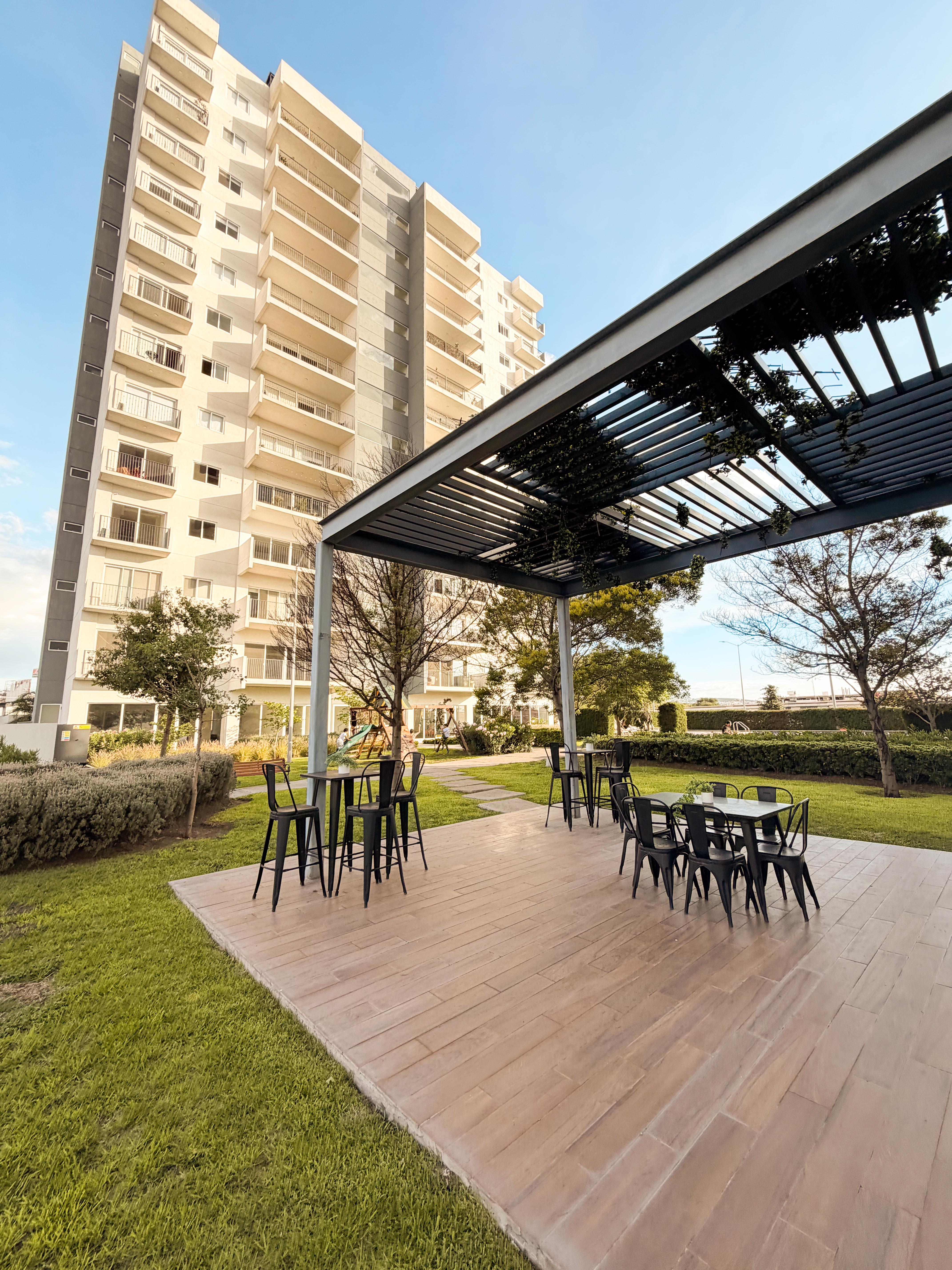 Stacia Towers Corregidora